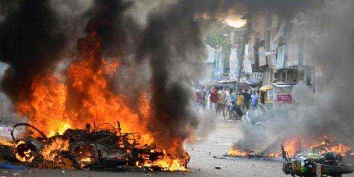 Muslim India Dibunuh & Dibakar