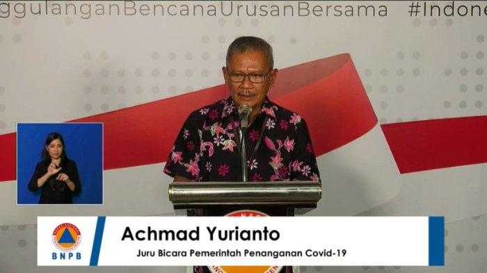 Achmad Yurianto memberi penjelasan