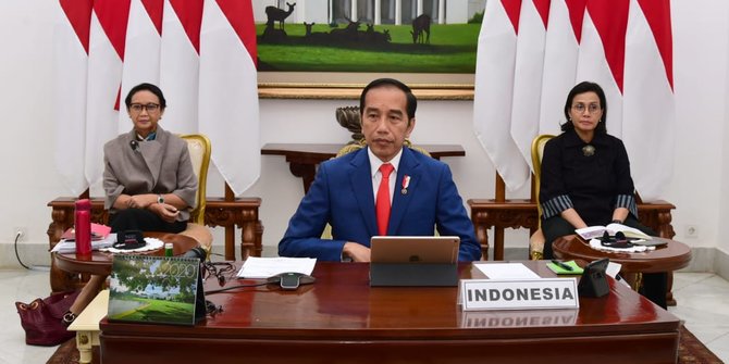Jokowi Gratiskan Listrik 24 Juta Pelanggan PLN Selama 3 Bulanresiden Joko Widodo bersama dua menterinya