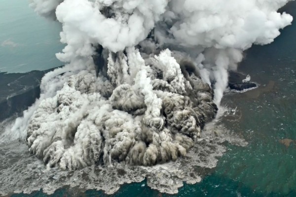 Ledakan Anak Krakatau