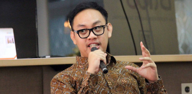 Bhima Yudhistira: Tolong Stafsus Ingatkan Presiden Jokowi Untuk Menghentikan Program Kartu Prakerja