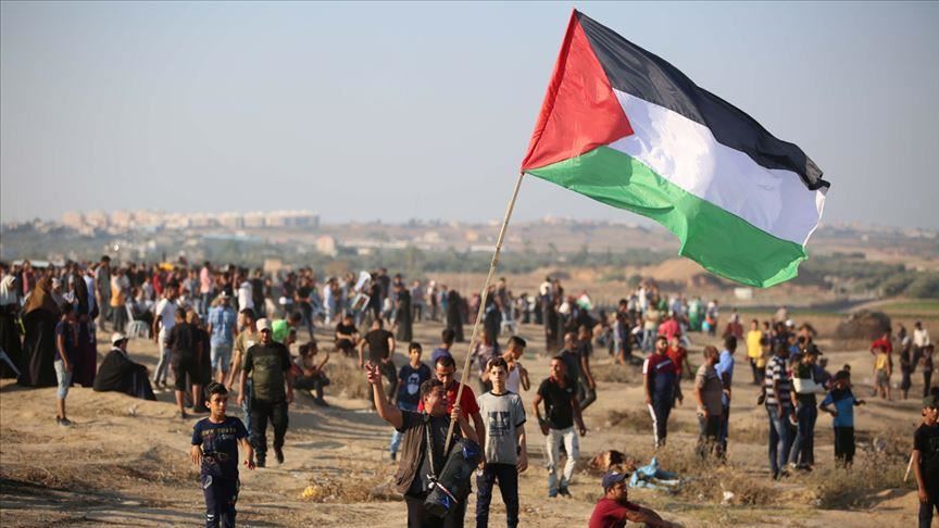 Warga Palestina melakukan aksi protes di jalur Gaza