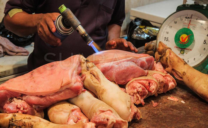 63 Ton Daging Babi Disulap Bak Daging Sapi Laris Dijual