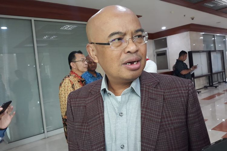 Sekretaris Fraksi Gerindra DPR Desmond J Mahesa di gedung DPR, Senayan, Jakarta, Kamis (15/1/2020).(KOMPAS.com/TSARINA MAHARANI )