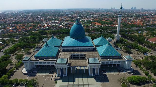 Pemprov Jatim Bolehkan Shalat Id Di Masjid Al Akbar Surabaya, Bagaimana dengan di Kampung?