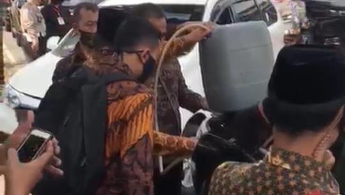 Viral, Video Mobil RI 2 Kehabisan BBM di Jalan, Ini Penjelasan Istana Wapres