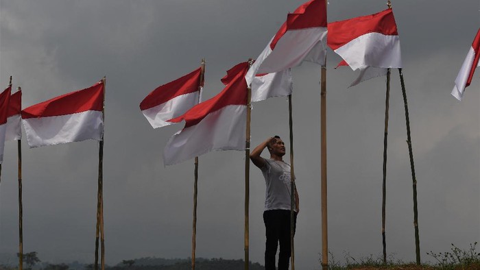 Ingat! Hari Ini Pukul 10.17 WIB, Warga di Seluruh Indonesia Sikap Sempurna