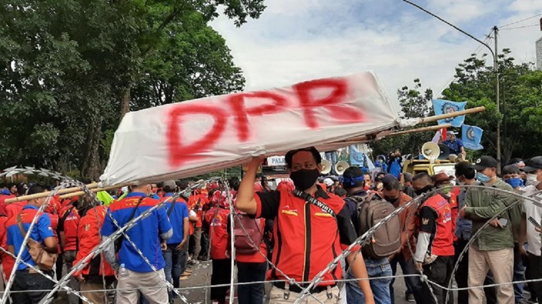 Gubernur Sumsel Temui Demonstran: Saya Akan Sampaikan Aspirasi Buruh pada Presiden