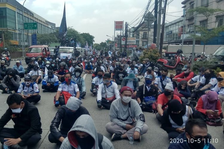 Pemerintah Telah Mengesankan UU Omnibus Law Ciptaker, Buruh Banten Akan Gugat Ke MK
