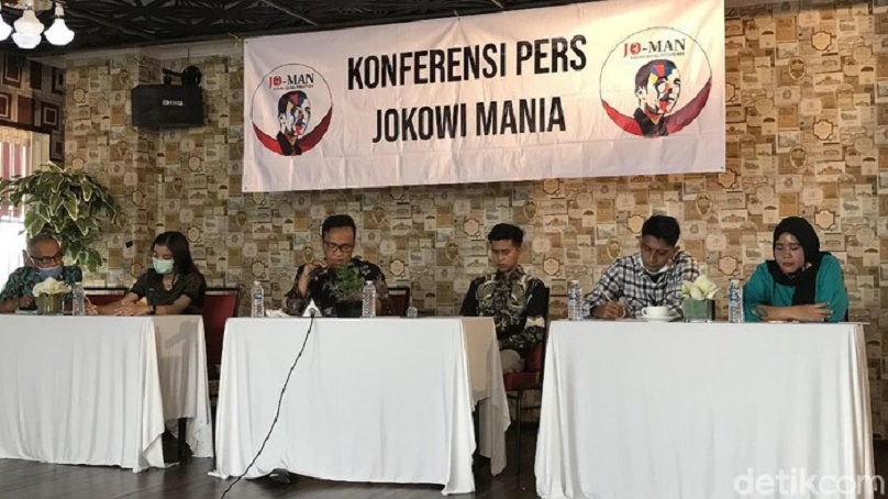 Relawan Jokowi Mania Minta 10 Menteri Di-reshuffle