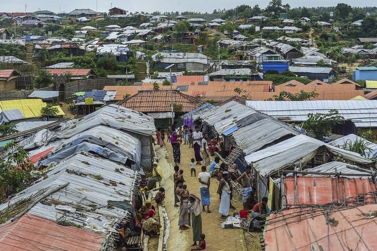 Abaikan Protes Internasional, Bangladesh Pindahkan Secara Paksa Pengungsi Rohingya