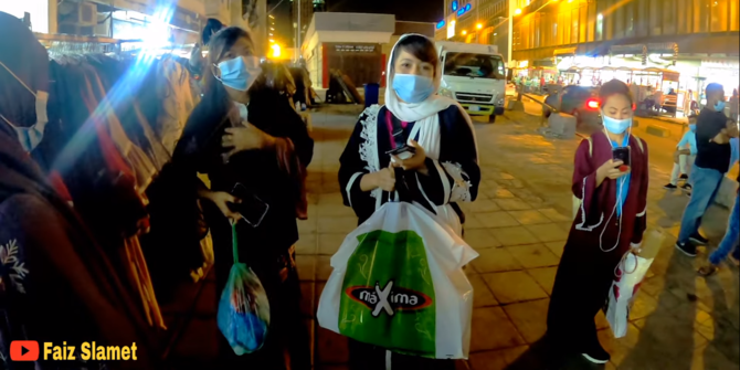 Mengejutkan, Potret Kehidupan Malam Kota Jeddah Arab Saudi, Banyak Gadis Indonesia Nongkrong Hingga Larut Malam