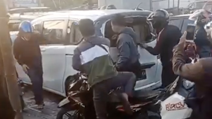 Viral ABG Tabrak 8 Orang di Cakung Dengan Mobil Curian, Nasibnya Kini...