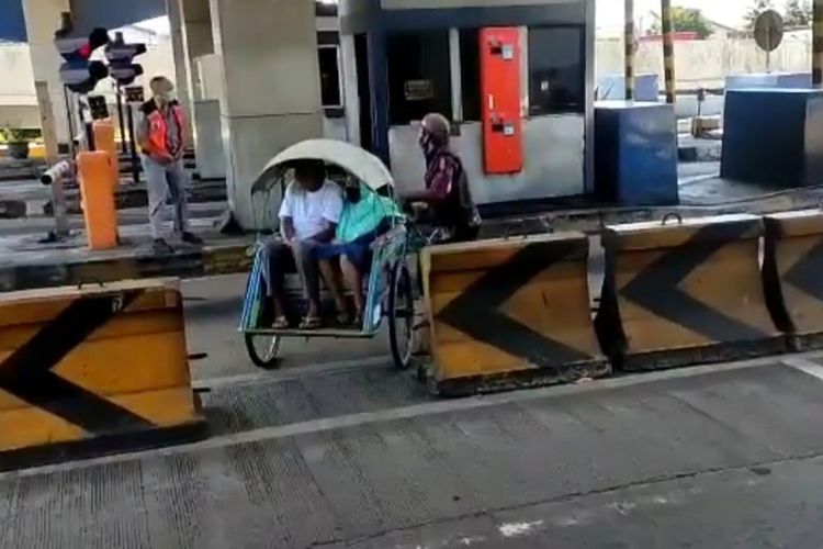 Heboh Becak Sengaja Masuk Tol Surabaya-Gresik, Ini Tindakan dari Pengelola...