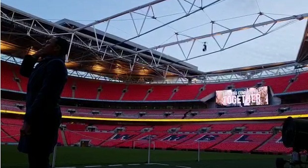 Bersejarah, untuk Pertama Kalinya Adzan Dikumandangkan di Sisi Stadion Wembley