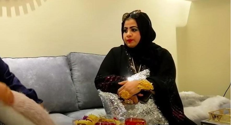 Santriwati Asal Madura Nikahi Pria Arab Tajir: Kalau Lagi Bosan, Dipaksa Habiskan Uang di Mal