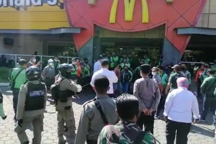 Gegara Kerumunan Order BTS Meal, 32 Gerai McDonald's di Jakarta Dapat Sanksi Penutupan!