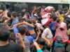 Sembako Jokowi Picu Kerumunan di Cirebon, Kubu HRS: Tidak Heran.. Hukum Model Suka-suka