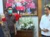 Ditemani Mensesneg, Jokowi Melayat Mendiang Sabam Sirait