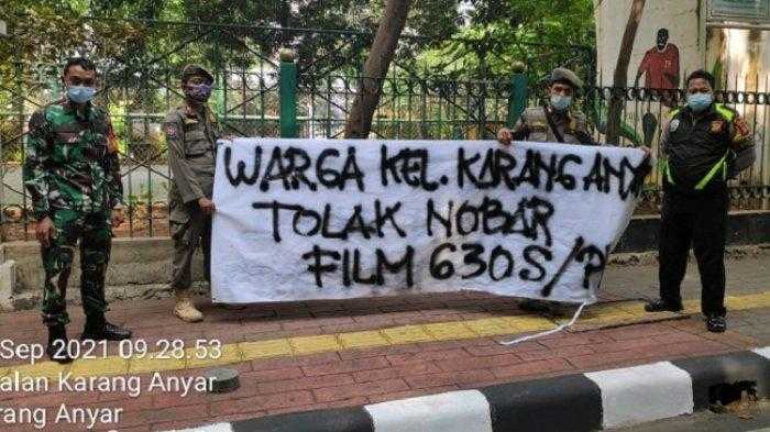 Spanduk Tolak Nonton Film G30S/PKI Bertebaran di Sawah Besar, Mengatasnamakan Warga