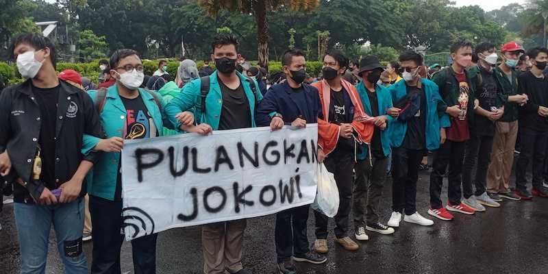 Sindiran Mujahid 212: Wajar Jokowi ke Kalimantan, Frekuensi Mahasiswa yang Demo Belum Disetel