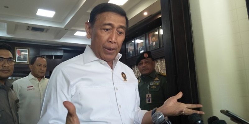 Hensat Menduga Masuknya Wiranto ke PAN atas Perintah Jokowi