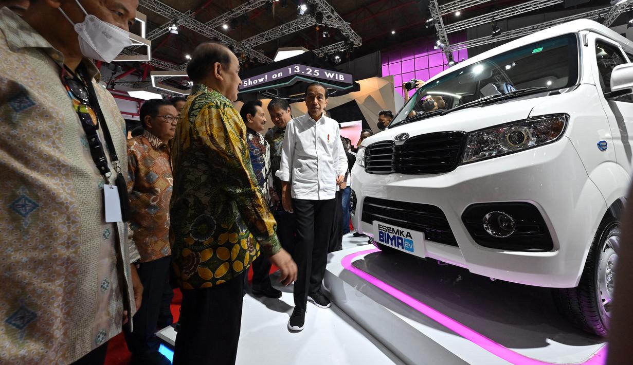 Jokowi Pilih Mobil Listrik