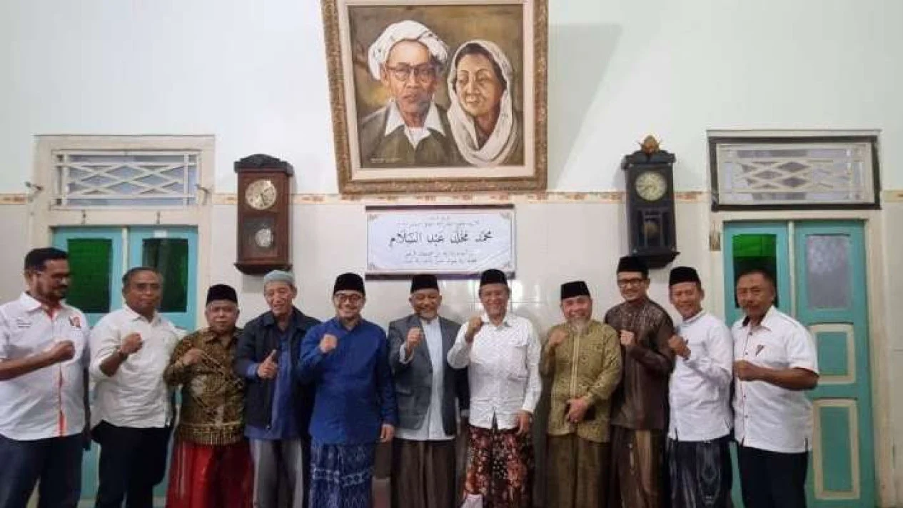Dikunjungi Presiden PKS, Pemimpin Pesantren Denanyar Jombang Doakan Kemenangan Amin