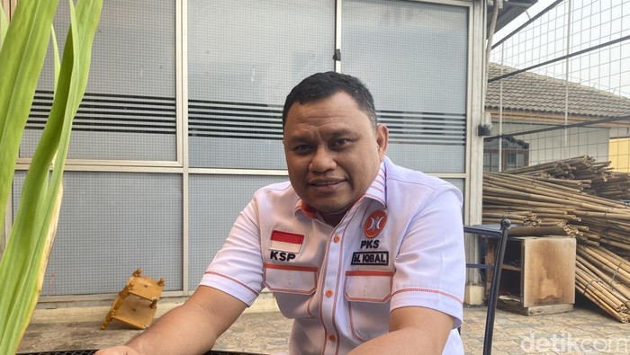 PKS Ungkap Anggota Timnas AMIN: Purnawirawan hingga Ulama
