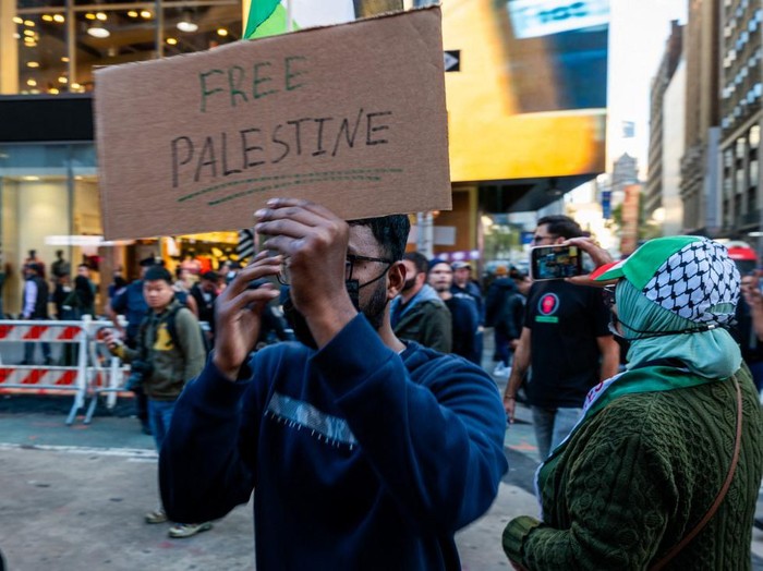 Ribuan Demonstran Berkumpul di New York, Serukan 'Bebaskan Palestina'