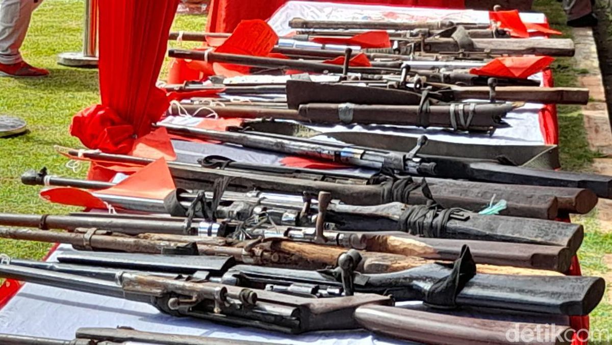 Skandal Penjualan Senjata Ilegal diduga oleh BUMN Indonesia, Diperantarai Perusahaan Milik Putra Menteri di Myanmar