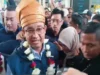 Disambut Ribuan Pendukung, Anies Presiden Menggema di Bandara Kualanamu