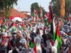 Ribuan Orang Aksi Bela Palestina di Surabaya, Galang Donasi hingga Berbagi Semangka